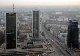 11.12.2015 Warszawa . WIdok z apartamentowca Zlota44 na poludnie , al. Niepodległości , Filtry Warszawskie , wiezowce Mariott (L), Oxford Tower (C) , Orco Tower - Comarch (P). Fot. Franciszek Mazur / Agencja Gazeta SLOWA KLUCZOWE: panorama architektura miasto