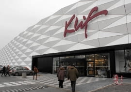 02.12.2012 WARSZAWA , BUDYNEK CH KLIF PO REMONCIE . FOT. STEFAN ROMANIK / AGENCJA GAZETA