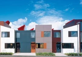 Zaprojektowane przez pracownię Richarda Rogersa osiedle Oxley Woods - ekologiczne, wykonane z prefabrykatów, tanie i łatwe w montażu