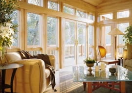 Czy to już weranda, czy pokój dzienny? Ta granica zaciera się coraz bardziej.