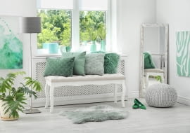 Kolor miętowy we wnętrzach: do czego pasuje?