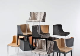 <B>Na ISaloni nie może zabraknąć żadnej z liczących się marek oraz współpracujących z nimi wziętych projektantów. Prestiżowy Tydzień Designu w Mediolanie prezentuje najnowsze tendencje światowego wzornictwa, idealnie łączące sztukę użytkową, design i modę. Producenci, projektanci, studenci opanowują miasto. Postawione kilka lat temu budynki targowe, zaprojektowane przez Massimiliano Fuksasa, mają ponad 200 tys. m2 powierzchni wystawienniczej i stanowią tylko część całości. Rozsiane po całym mieście wystawy, instalacje, happeningi, pokazy filmowe, spotkania z artystami, wykłady, konferencje oraz nieformalne imprezy, organizowane są w najbardziej zaskakujących miejscach. Nie są to tylko galerie, muzea czy sklepy meblowe, ale także dziedzińce historycznych pałaców, zagubione podwórka, warsztaty samochodowe. Miasto staje się wyrocznią, stąd płyną trendy, tutaj odbywają się światowe premiery, stąd czerpane są inspiracje - pisze dla nas Agata Filipczuk z One Design.</B> <BR />Lenny Kravitz wespół z legendą designu Philippem Starckiem przerobili słynne krzesło autorstwa Starcka - Mademoiselle. Limitowana edycja sześciu krzeseł Mademoiselle chair Starcka z 2004 roku to połączenie poliwęglanu i poliuretanu. Kravitz ubrał je w skórę węża i futra, uzyskując ekstrawagancki efekt.