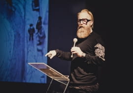 Przemo Łukasik na konferencji Element Urban Talks