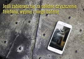 Do czyszczenia telefonu wykorzystujemy te same środki, co do czyszczenia monitorów.
