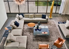 Zacieranie granicy między pokojem a tarasem pogłębia wrażenie przestronności. Zdjęcie: Poliform, www.mood-design.pl