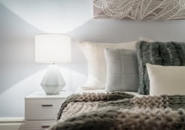 Lampy w sypialni - jakie wybrać?