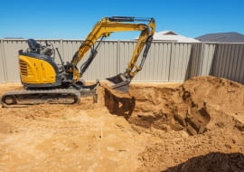 Pierwsze prace ziemne na działce