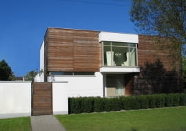 Dom w Poznaniu łączy ciepło rodzinnego ogniska z dobrze prosperującym biznesem.