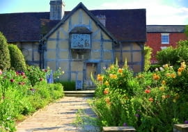 Stratford nad rzeką Avon - w tym domu urodził się Szekspir.