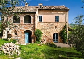 Dom wśród włoskich wzgórz