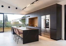 wysoka zabudowa w kuchni