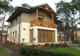 25.11.2003 OTWOCK , UL. KMICICA 6 DOM JEDNORODZINNY ( KLOCEK - PRZEBUDOWA ) FOT. MICHAL MUTOR / AGENCJA GAZETA PUBLIKACJA LADNY DOM NR 4 (66) - 4.2004