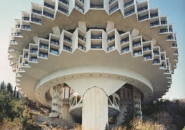 Budynek znajduje się w Jałcie