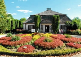 10.09.2012 LUBLIN . SKANSEN . MUZEUM WSI LUBELSKIEJ Z ZAGRODY DO MIASTECZKA . JARMARK . REKODZIELO FOT. IWONA BURDZANOWSKA / AGENCJA GAZETA SLOWA KLUCZOWE: KAMERY /FR/