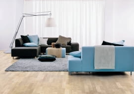 Drzewo długowieczne, osiąga wiek nawet trzystu lat, przy czym mniej więcej w setnym roku życia przestaje rosnąć w górę. Wyrasta do wysokości 25-30 metrów. Jesion rosnący dziko w lasach jest jednym z bardziej cenionych, szlachetnych gatunków drewna.<br/> Deska warstwowa Jesion Country Vanilla Mat, trzylamelowa Karelia, 189 zł/m kw.