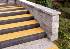 Bloczki ogrodzeniowe ANTARA II, wymiary 20 × 40 × 18 cm i 28 × 22,5 × 5,5 cm, cena od 3,21 zł/szt., POLBRUK