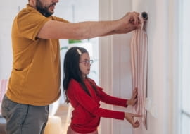 Tapeta na ścianę odporna na zabrudzenia – idealna dla rodzin z dziećmi