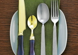 18.03.2011 , 4 KATY , ARANZACJE SZTUCCOW , STYLIZACJA JOANNA WOYDA. FOT. ANDRZEJ KRASOWSKI / AGENCJA GAZETA SLOWA KLUCZOWE: WNETRZA