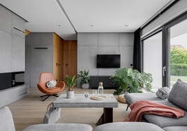 Proces doboru barw zaczyna się od zrozumienia funkcji pomieszczenia, jakości światła oraz określenia efektu, jaki chcemy osiągnąć.