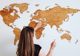 Drewniana mapa świata