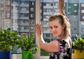 LATEM uchylenie okna to konieczność, bo przy szybie powietrze może nagrzewać się do ponad 40°C.