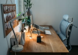 Jakie wybrać meble do domowego biura?