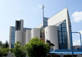 Kościół św. Jadwigi Królowej w Krakowie, projekt: Romuald Loegler, Jacek Czekaj, data budowy 1979-1988