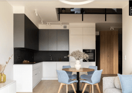 Minimalistyczne dwupoziomowe mieszkanie