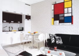 UWAGA ! PONOWNA PUBLIKACJA WYLACZNIE ZA ZGODA WLASCICIELI WARSZAWA , MIESZKANIE W KAMIENICY , POKOJ DZIENNY , MEBLE STYLIZACJA AGNIESZKA OSAK-REJMER FOT. SYLWESTER REJMER PUBLIKACJA CZTERY KATY NR 1 (219) - 1 2010 PUBLIKACJA CZTERY KATY NR 2 (232) - 2 2011