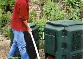 ONE TIME USE ONLY DO JEDNOKROTNEJ PUBLIKACJI OGROD KOMPOSTOWNIK NAWOZ FOT. NEUDORFF PUBLIKACJA KWIETNIK NR 6 (150) - 6 2007