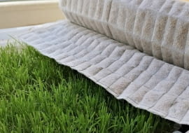 Biodegradowalna trawa z rolki