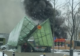 Eksplozja podczas rozbiórki samolotu, który nielegalnie stał przy pl. Defilad.