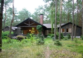 Drewniany domek rekreacyjny nad Zalewem Zegrzyńskim