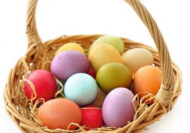 Jajka barwione na jeden kolor nazywamy kraszankami