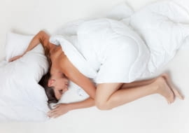 Ewolucja kołdry puchowej – od pierzyny babci do nowoczesnego luksusu