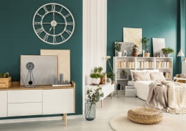 Z czym łączyć kolor szmaragdowy we wnętrzach?