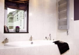 WNETRZA LAZIENKA OSWIETLENIE HALOGENOWE LAMPKI