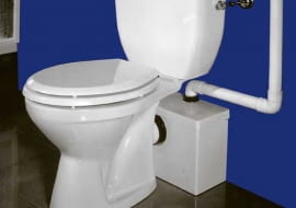 Urządzenie rozdrabniająco-przepompowujące, podłączone do w.c. Cena: 1202 zł.