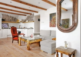 UWAGA ! PONOWNA PUBLIKACJA WYLACZNIE ZA ZGODA WLASCICIELI BRWINOW , MIESZKANIE - WNETRZA , CZESC DZIENNA STYLIZACJA I FOT. MONIKA LEWANDOWSKA / PHOTOTAPETA PUBLIKACJA CZTERY KATY NR 6 (224) - 6 2010