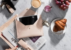 Kolekcja Gift Shop Concept w sklepach & Other Stories