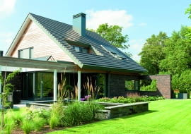 pokrycie dachowe dach dachówki ceramiczne dachówki betonowe blachodachówka