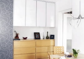 16.05.2012 WARSZAWA SESJA ZROB TO SAM KROK PO KROKU NA ZDJECIU WNETRZE NAPRAWA USZKODZONEGO GNIAZDKA SIECIOWEGO PODTYNKOWEGO STYLIZACJA -------------- DLA CZASOPISMA CZTERY KATY FOT. TATA STUDIO / TEL 0501255063 SLOWA KLUCZOWE: ZROB TO SAM