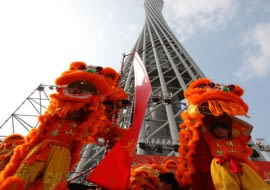 Najwyższa wieża TV powstała w chińskim Kantonie - ma 600 metrów wysokości.