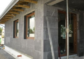 Tynkowanie elewacji - ze względu na możliwość przymrozków - jest w październiku zwykle ryzykowne