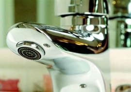 Zadaniem perlatora jest napowietrzenie strumienia wypływającej wody, dzięki czemu zużywamy jej znacznie mniej