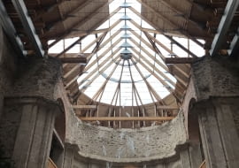 Neratov v Orlických horách - kościół w Czechach ze szklanym dachem