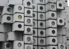 Nakagin Capsule Tower w Tokio. Proj. Kisho Kurokawa