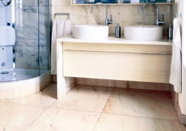 LAZIENKA WNETRZE KABINA PRYSZNICOWASTYLIZACJA NIGELA HOPEFOT. ALEX PAVLOVIC ( KARL JORGENSON )CZTERY KATY NR SPECJALNY 1/2006 - LAZIENKI - WIOSNA 2006 - 1/2006