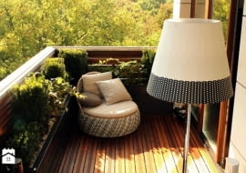 Jak dbać o balkon wśród zieleni?