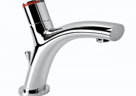 Baterie termostatyczne pozwalają skutecznie obniżyć zużycie wody (według producentów do 40 proc.) i energii potrzebnej do jej podgrzania. Chronią też nas przed poparzeniem, gdy w sieci nagle spada ciśnienie i z kranu leci zbyt gorąca woda. Największą popularnością cieszą się baterie termostatyczne przeznaczone do łazienek. I tych jest na rynku najwięcej - przede wszystkim modeli prysznicowych i wannowo-prysznicowych; mniejszy jest natomiast wybór umywalkowych oraz bidetowych. <BR />BATERIE ŁAZIENKOWE. Elipsa, umywalkowa, stojąca, cena od 759 zł, Deante